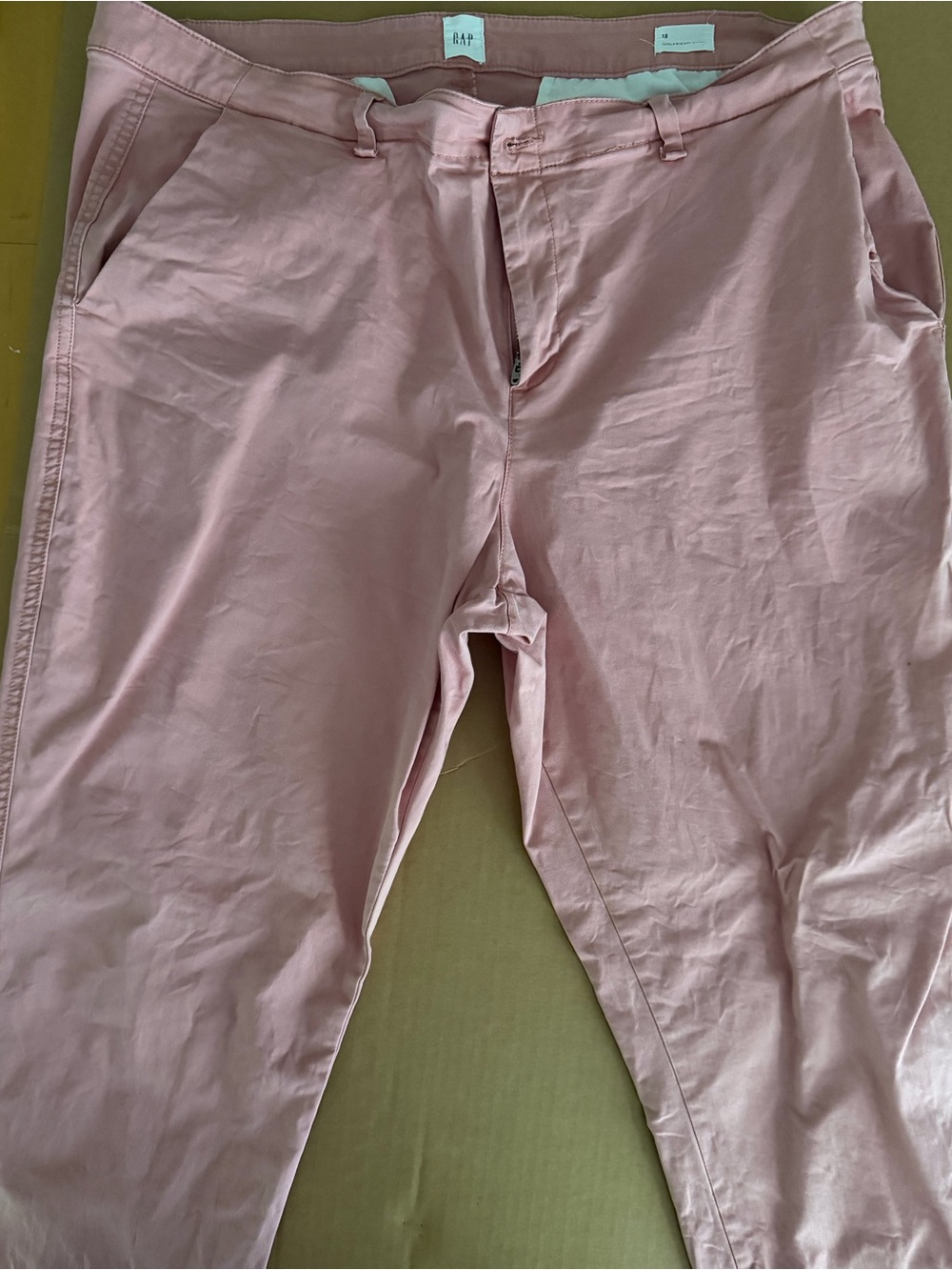 GAP Dusty Pink Chino Waistband Detail